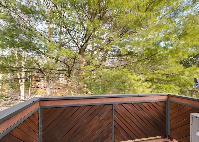 Lake Harmony Townhome With Community Beach Access